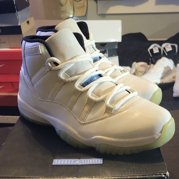 Jordan 11 Retro Legend Blue (2014) Mens 10 Womens 11.5 OG BOX EUC - Picture 3 of 11